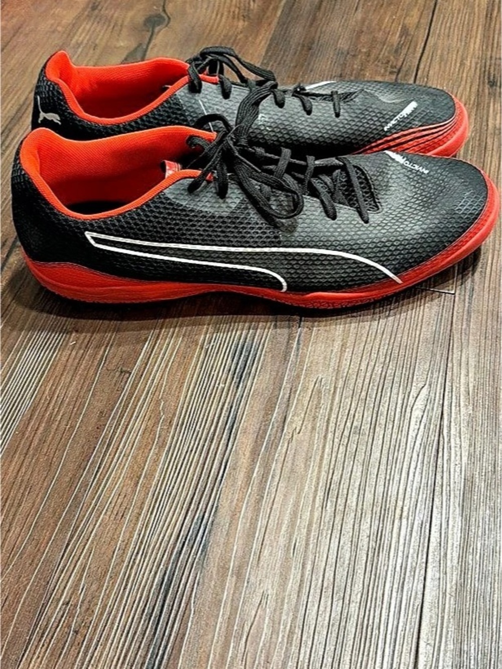 Puma Attacanto II IT Indoor Soccer Shoes Black & Red Athletic Shoes
